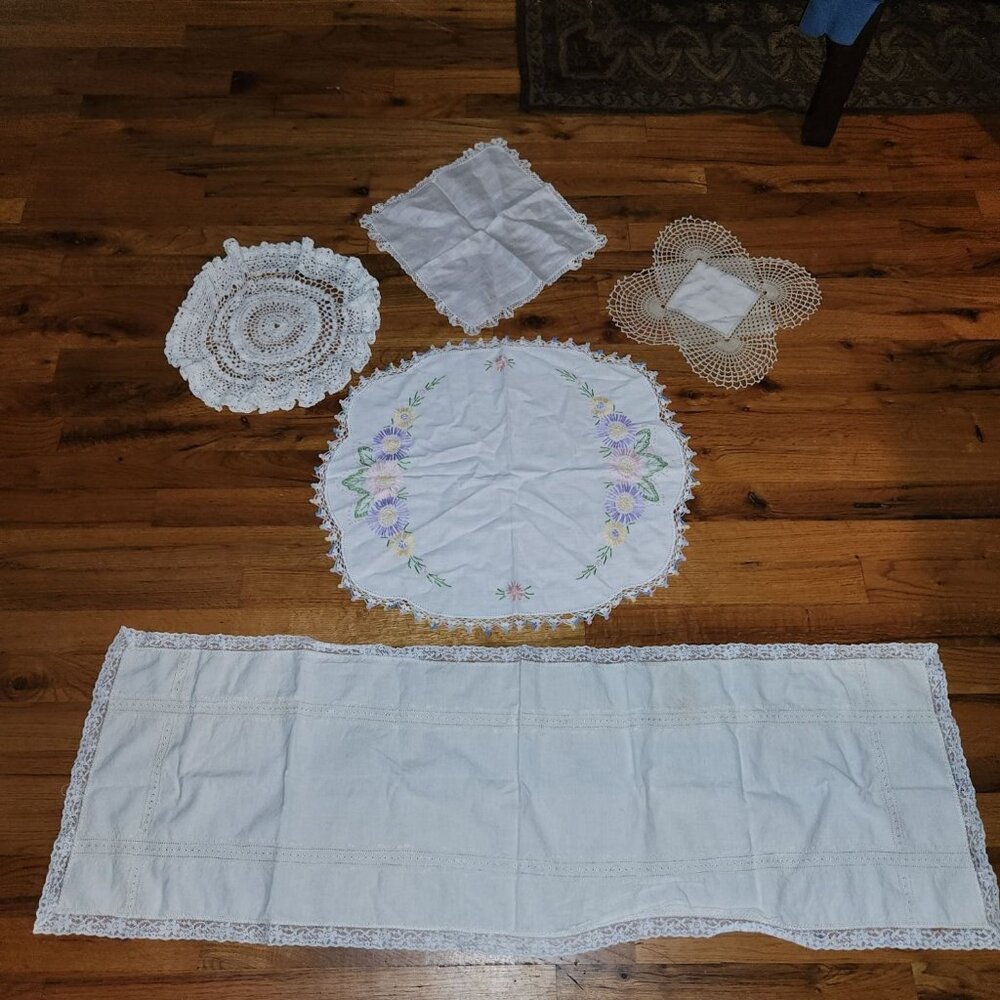 Vintage Lot Of 5 Linens: 2 Embroidered Lace Doilies Runner Flower Embroidered Do